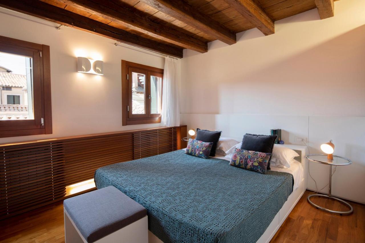 Ca' Della Scimmia-the Welcomist In *