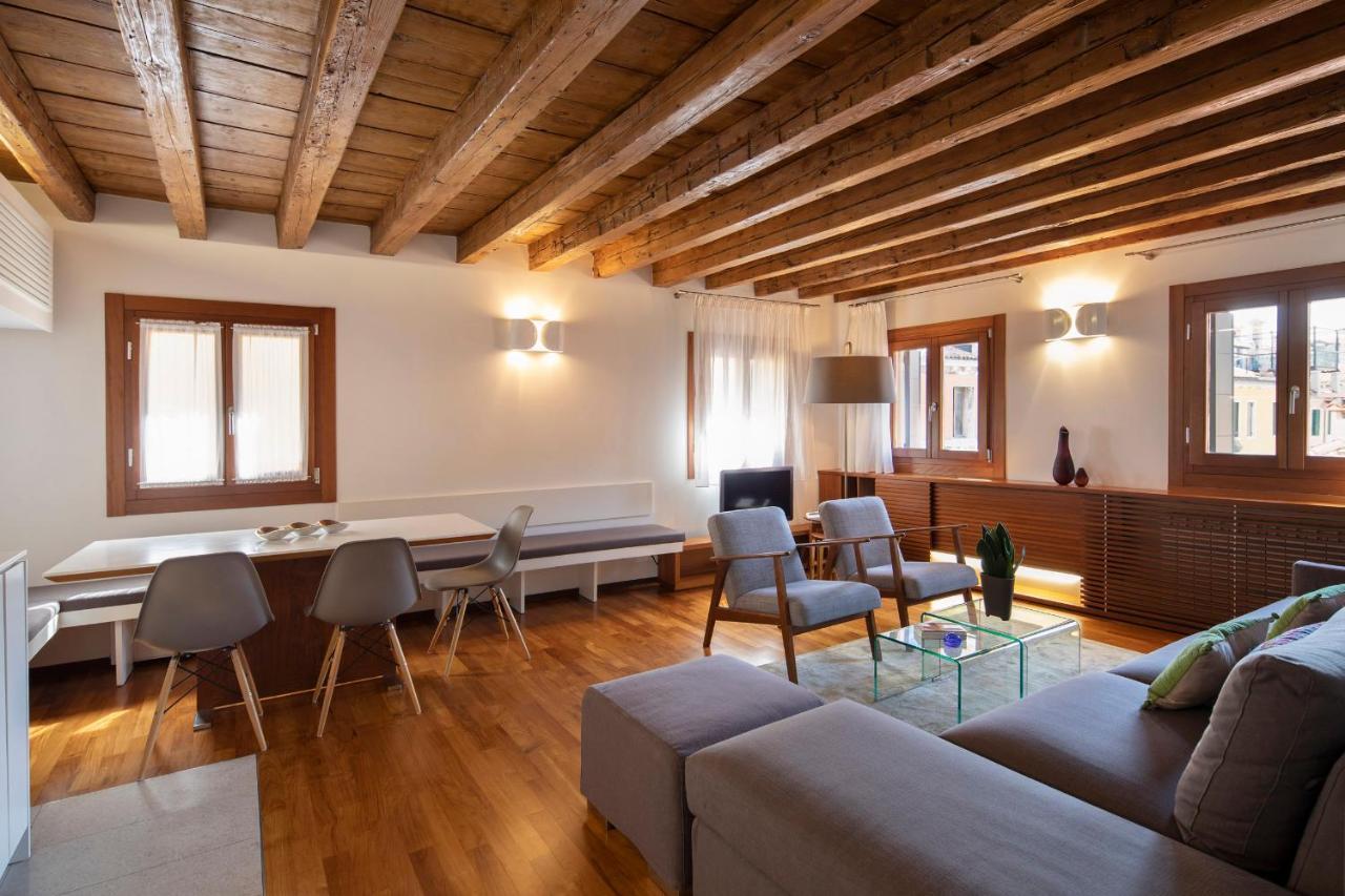 Ca' Della Scimmia-the Welcomist In